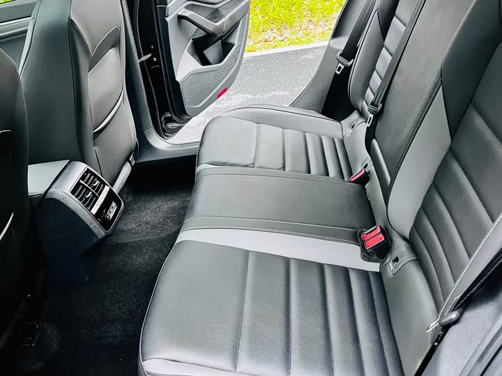 Фото 16 - Volkswagen Sagitar L