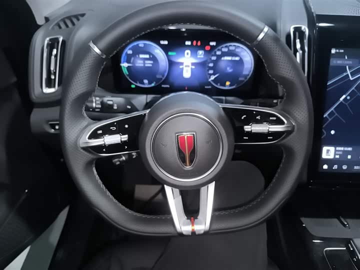 Фото 11 - Hongqi HS3 Hybrid