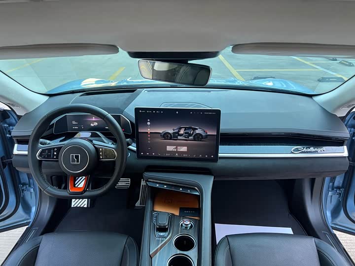 Фото 12 - Zeekr 001