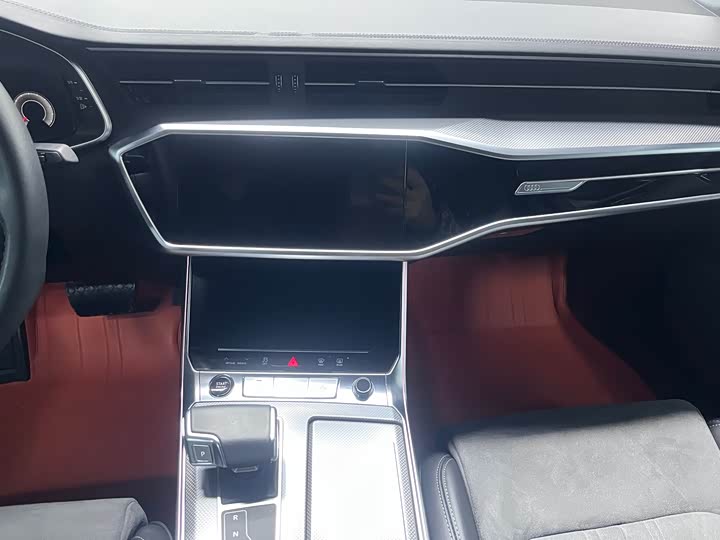 Фото 9 - Audi A6L