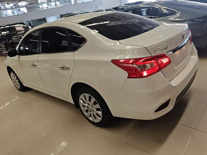 Фото 5 - Nissan Sylphy