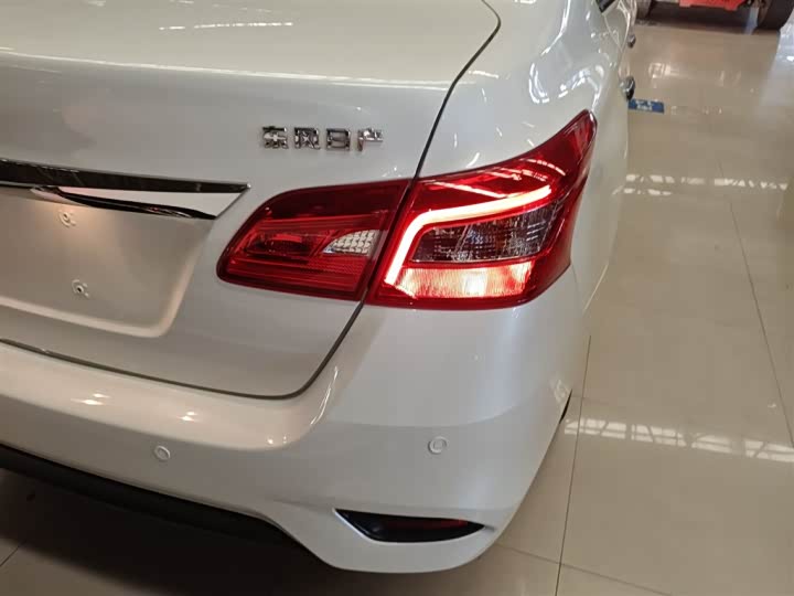 Фото 8 - Nissan Sylphy