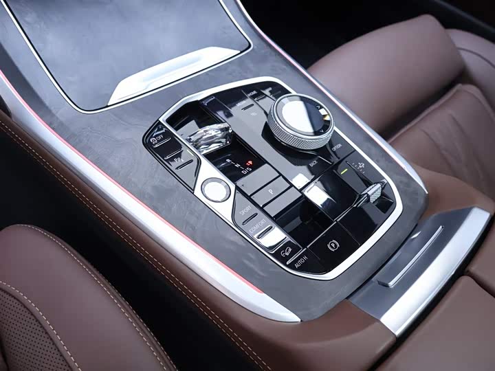 Фото 12 - BMW X7