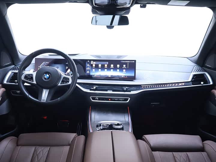 Фото 13 - BMW X7