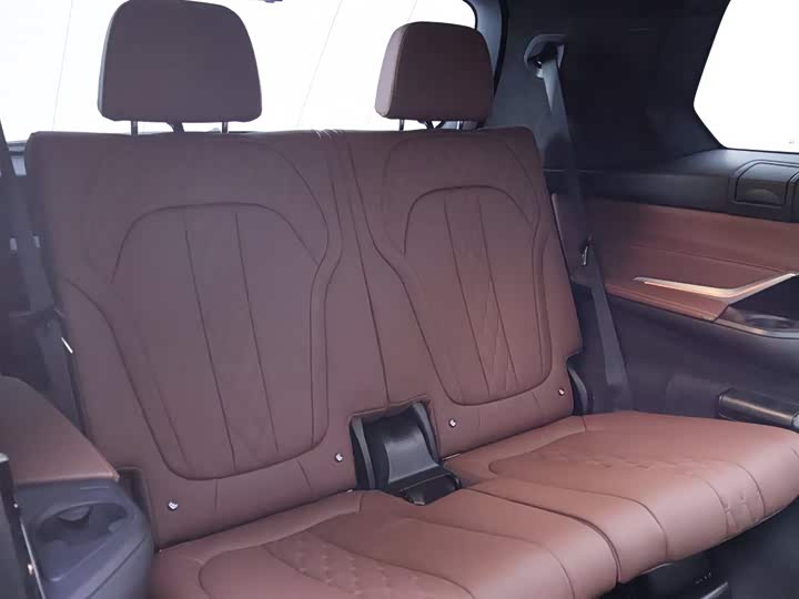 Фото 24 - BMW X7