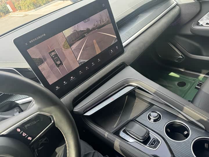 Фото 6 - Zeekr 001