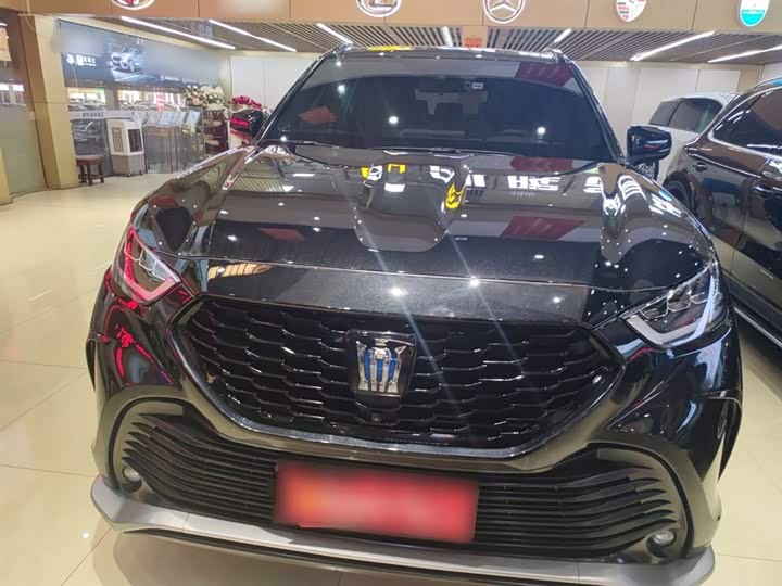 Фото 3 - Toyota Crown Kluger