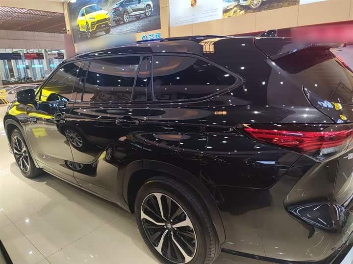 Фото 5 - Toyota Crown Kluger