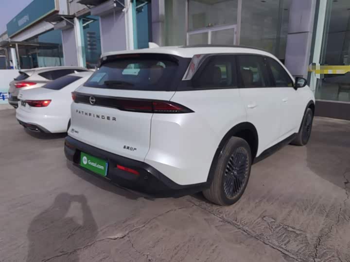 Фото 5 - Nissan Pathfinder