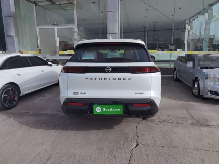 Фото 6 - Nissan Pathfinder