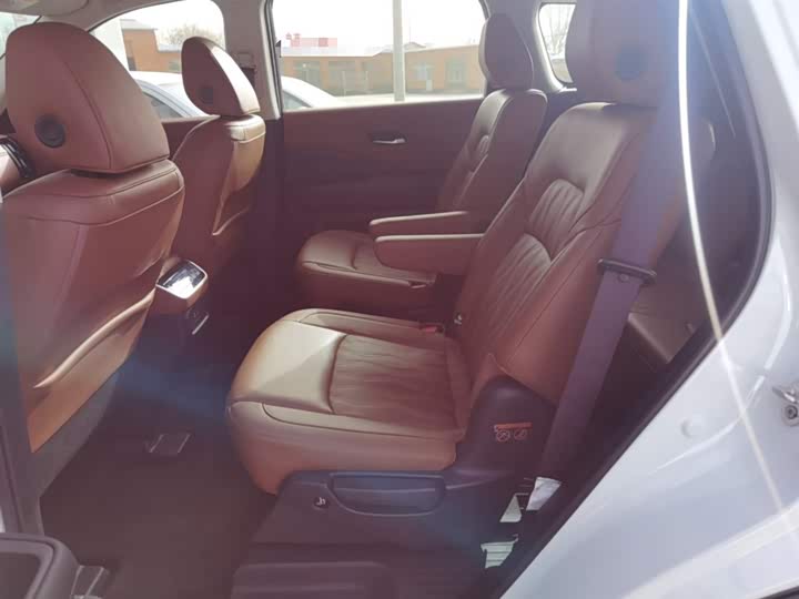 Фото 8 - Nissan Pathfinder