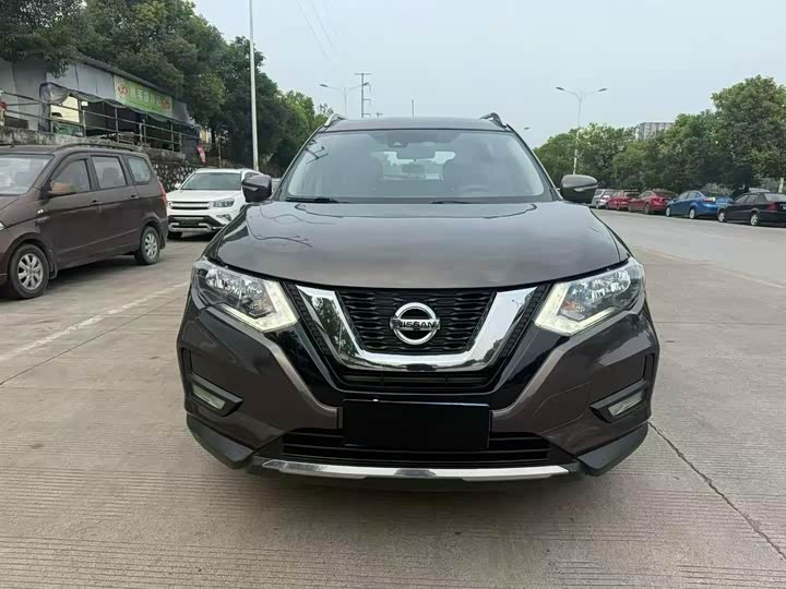 Фото 2 - Nissan X-Trail