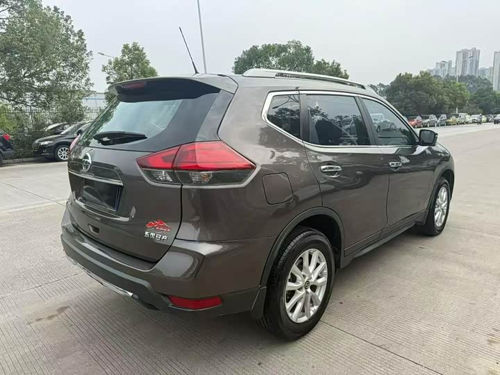 Фото 6 - Nissan X-Trail