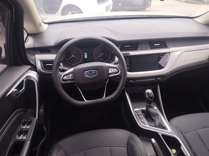 Фото 11 - Geely Vision X3