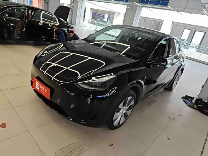 Фото 1 - Tesla Model Y