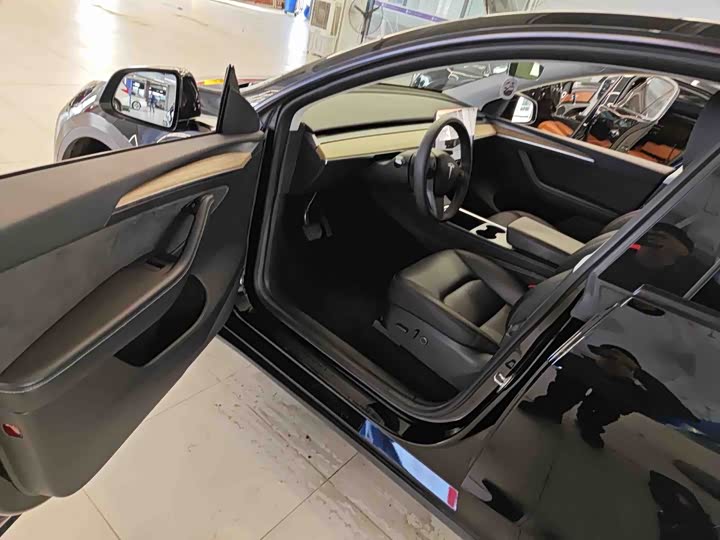 Фото 2 - Tesla Model Y