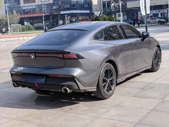 Фото 7 - Changan UNI-V