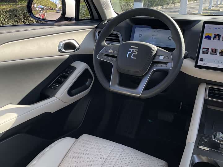 Фото 15 - BYD Yuan Up