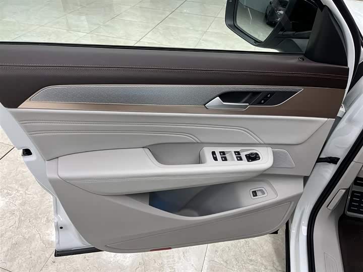 Фото 10 - Volkswagen Tavendor