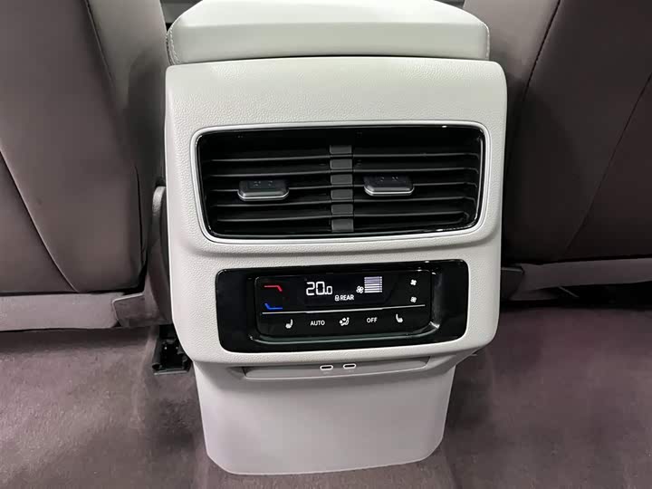 Фото 15 - Volkswagen Tavendor