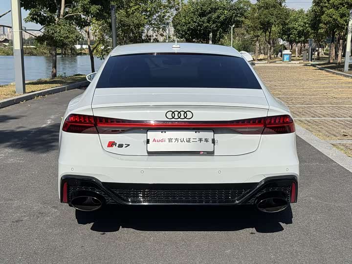 Фото 11 - Audi A7