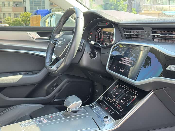 Фото 12 - Audi A7