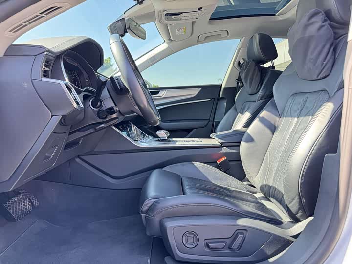 Фото 17 - Audi A7