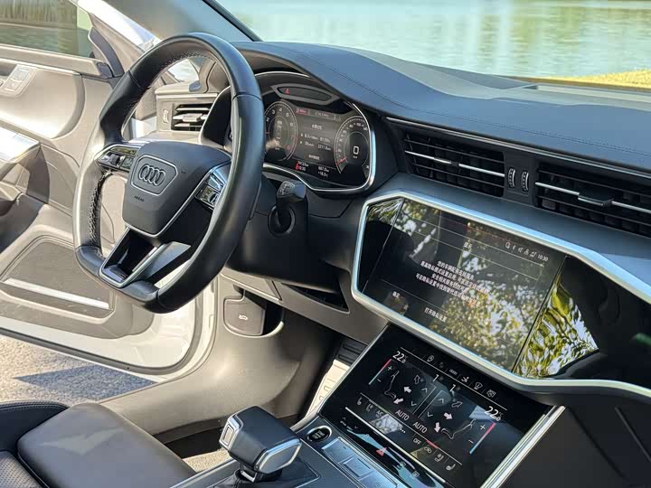 Фото 18 - Audi A7