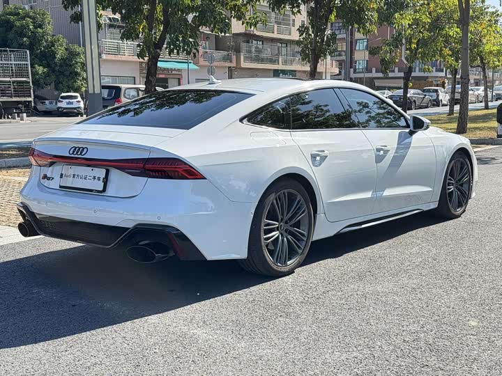 Фото 7 - Audi A7