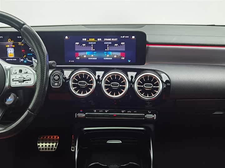 Фото 12 - Mercedes-Benz A-Class AMG