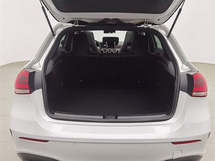 Фото 16 - Mercedes-Benz A-Class AMG