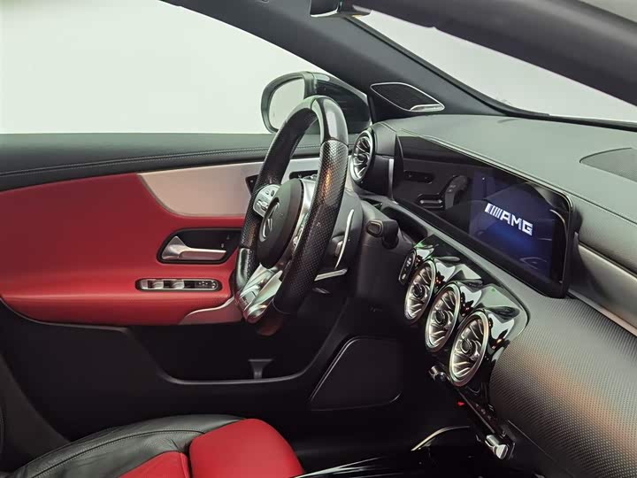 Фото 22 - Mercedes-Benz A-Class AMG