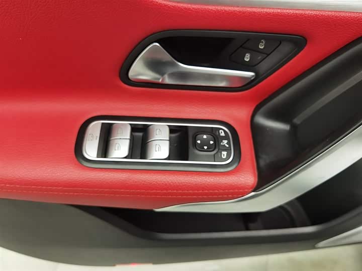 Фото 9 - Mercedes-Benz A-Class AMG