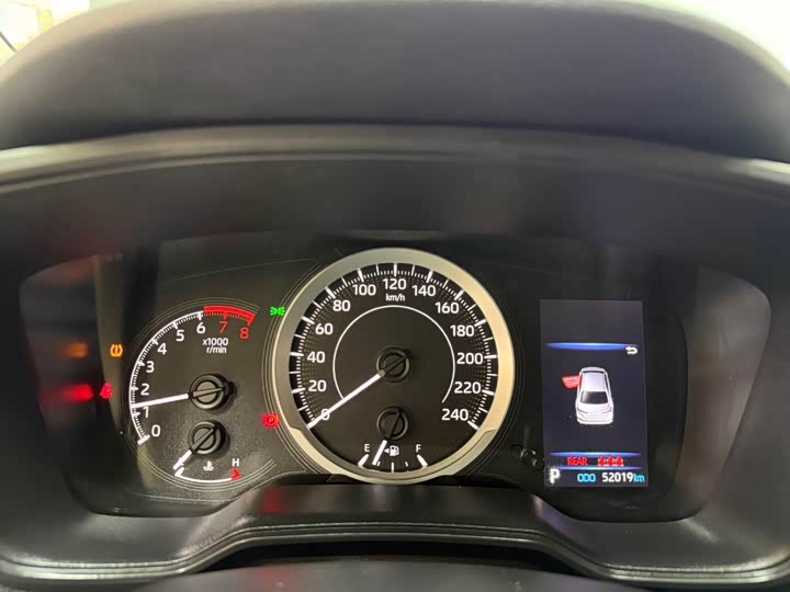 Фото 10 - Toyota Corolla