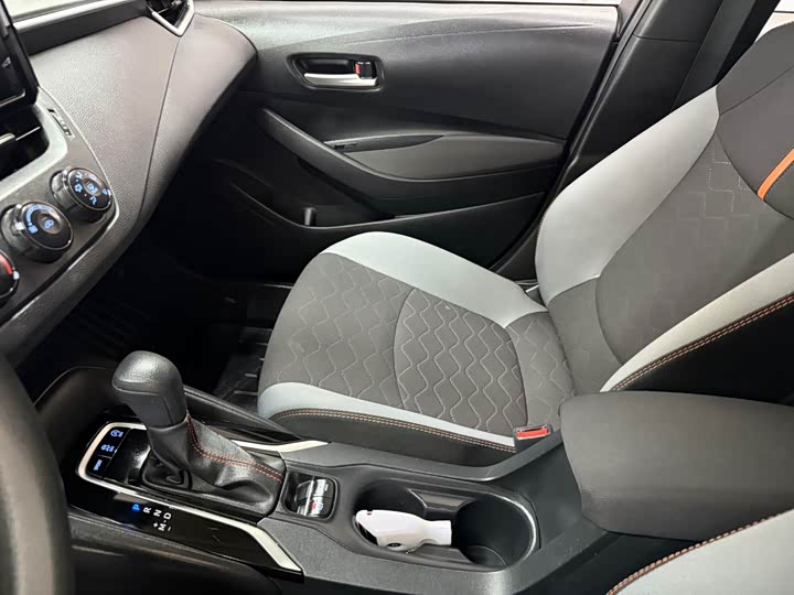 Фото 13 - Toyota Corolla