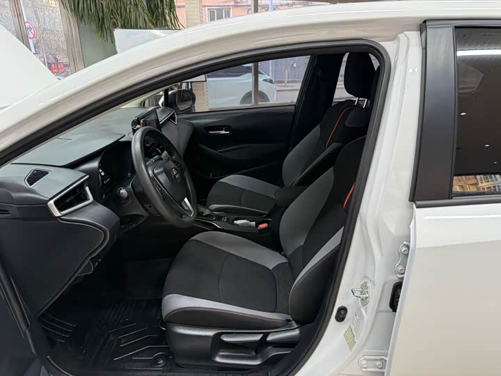 Фото 15 - Toyota Corolla