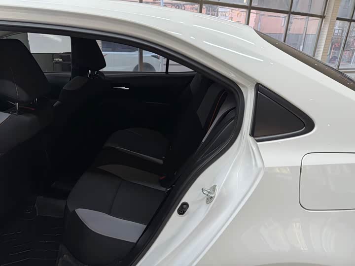 Фото 17 - Toyota Corolla