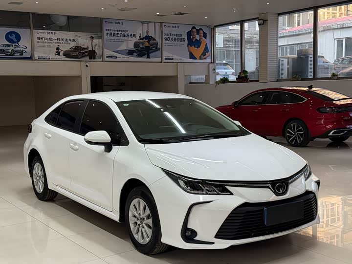 Фото 3 - Toyota Corolla