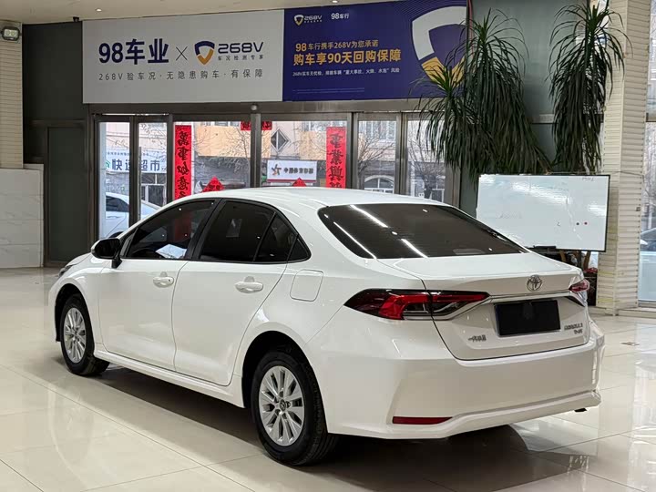 Фото 6 - Toyota Corolla