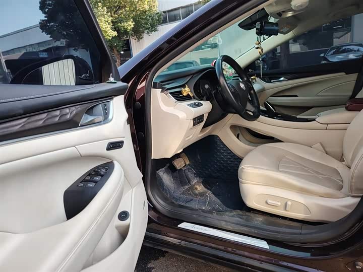 Фото 3 - Buick LaCrosse