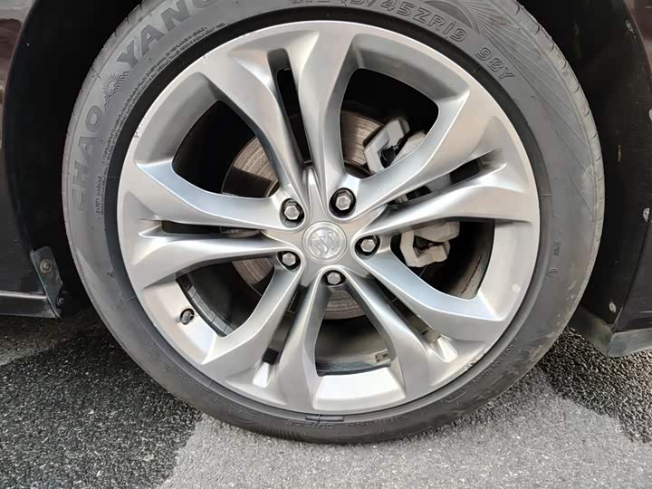 Фото 9 - Buick LaCrosse