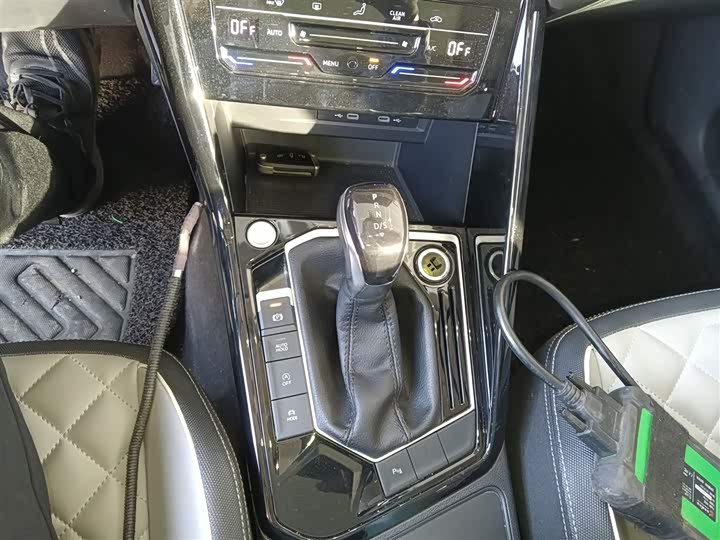 Фото 14 - Volkswagen Tayron