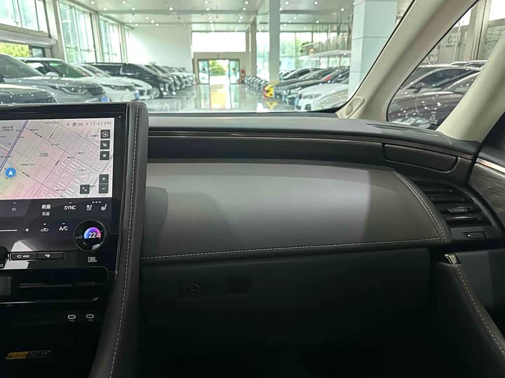 Фото 12 - Toyota Vellfire