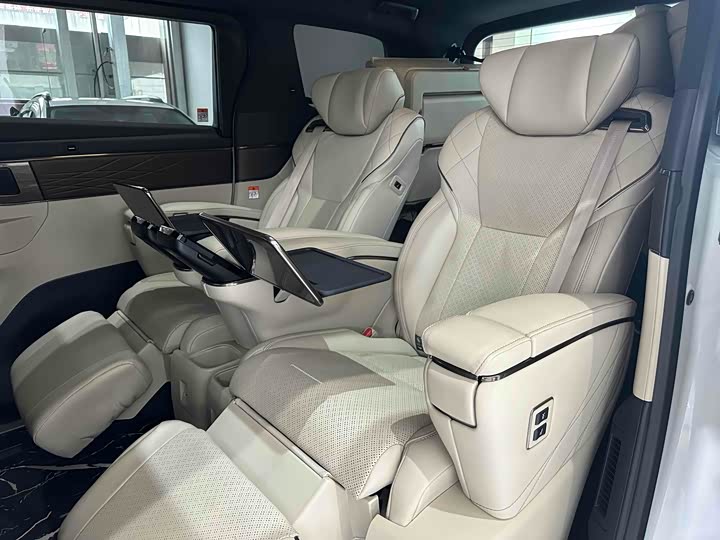 Фото 13 - Toyota Vellfire