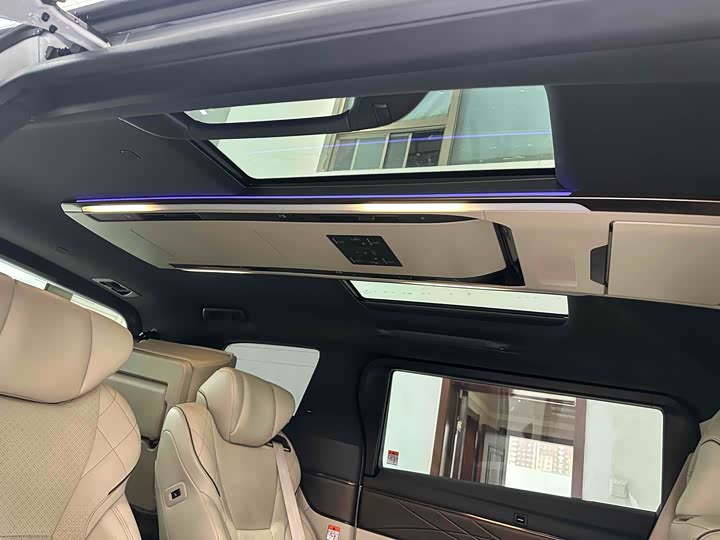 Фото 19 - Toyota Vellfire