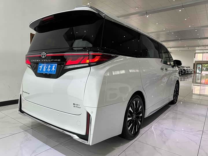 Фото 22 - Toyota Vellfire