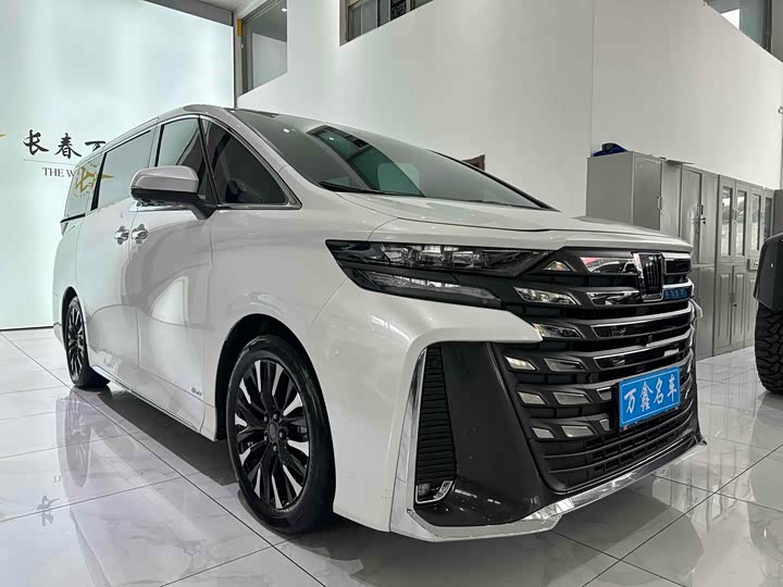 Фото 3 - Toyota Vellfire