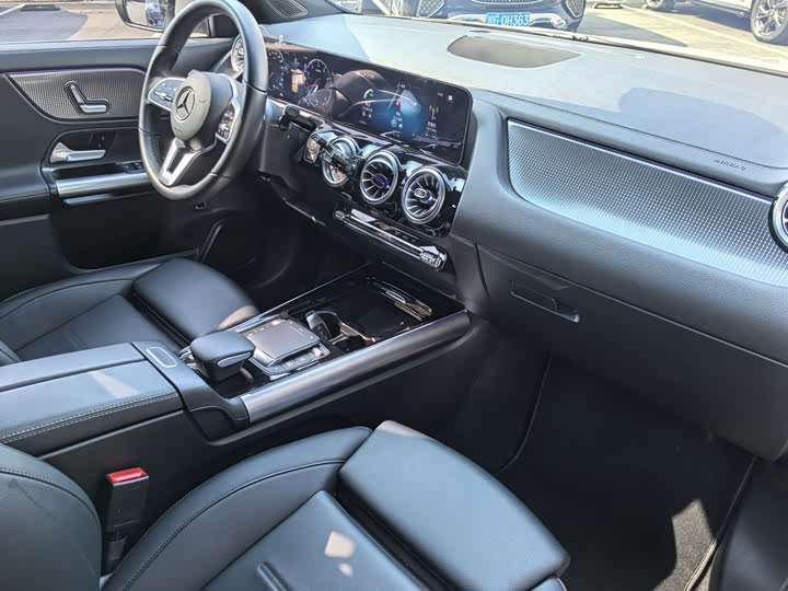 Фото 11 - Mercedes-Benz GLA-Class