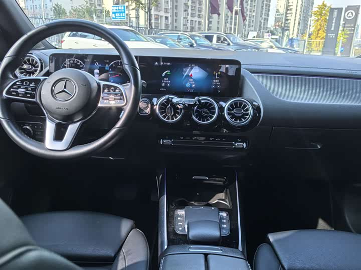 Фото 16 - Mercedes-Benz GLA-Class