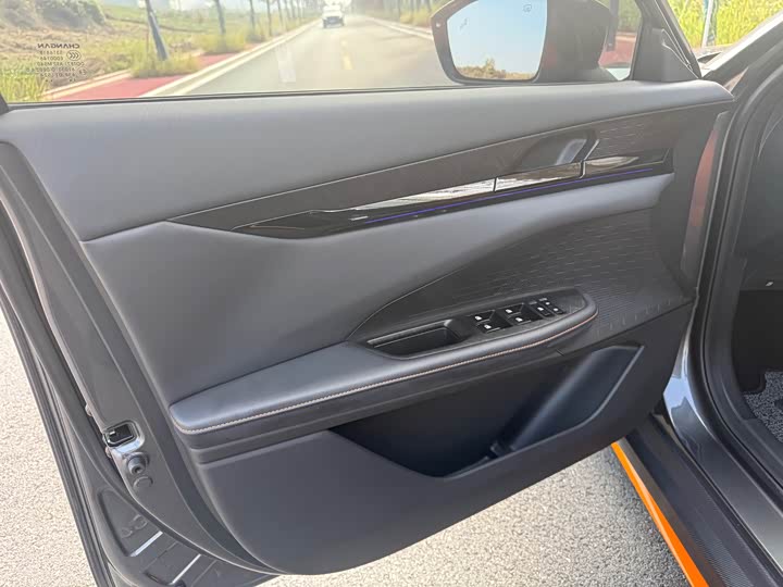 Фото 10 - Changan UNI-V